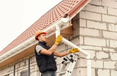 Pose et remplacement de gouttières à Virming