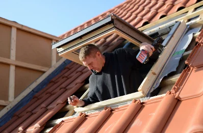 Pose de fenêtres de toit Velux à Virming